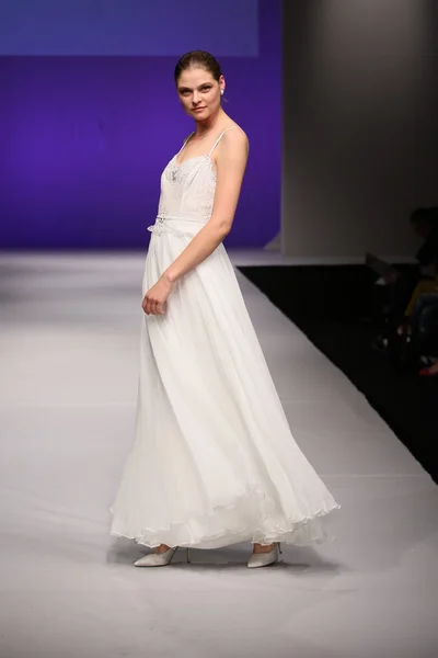 Rish by Yoav Rish Bridal Runway Show — 图库照片