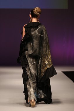 Yumi Katsura gelin pist Show