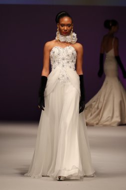 Yumi Katsura gelin pist Show