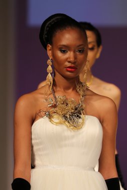 Yumi Katsura gelin pist Show