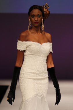Yumi Katsura gelin pist Show