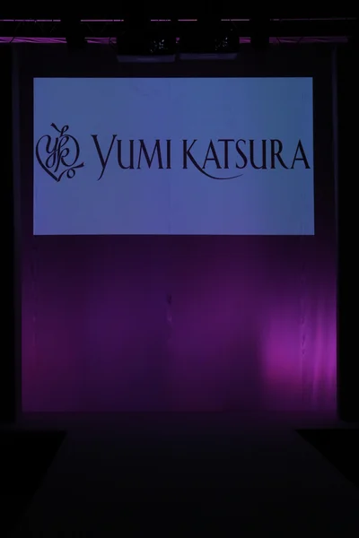 Yumi Katsura Braut Laufsteg Show — Stockfoto