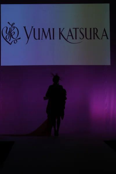 Yumi Katsura desfile nupcial —  Fotos de Stock