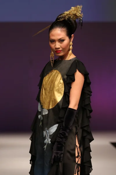 Yumi Katsura brud modevisning — Stockfoto