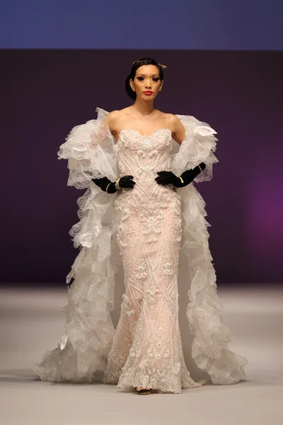 Yumi Katsura Bridal Runway Show — Stock Photo, Image