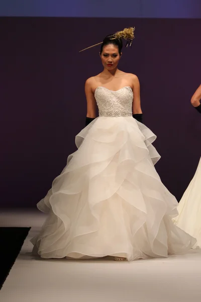 Yumi Katsura Bridal Runway Show — Stock Photo, Image