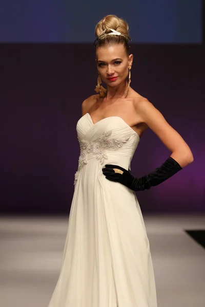 Yumi Katsura Bridal Runway Show — Stock Photo, Image