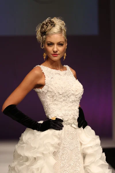 Yumi Katsura Bridal Runway Show — Stock Photo, Image