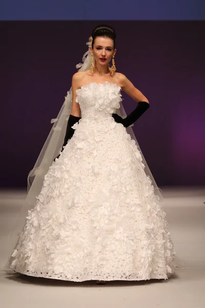 Yumi Katsura Bridal Runway Show — Stock Photo, Image