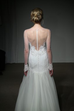 Anna Maier gelin pist Show