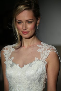 Anna Maier gelin pist Show