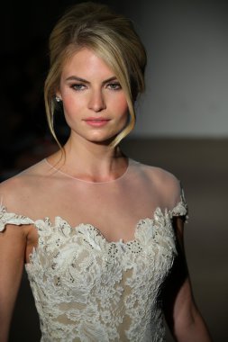 Anna Maier gelin pist Show