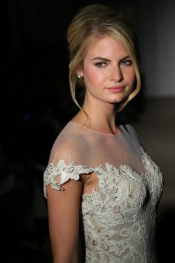 Anna Maier gelin pist Show