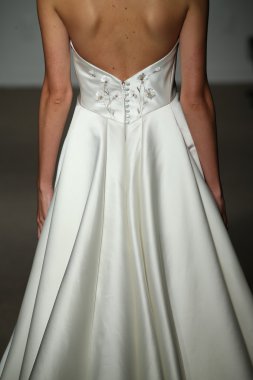 Anna Maier gelin pist Show