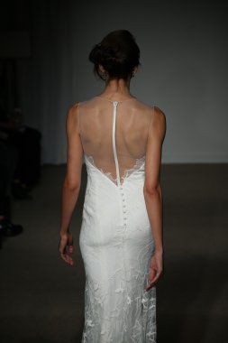 Anna Maier gelin pist Show