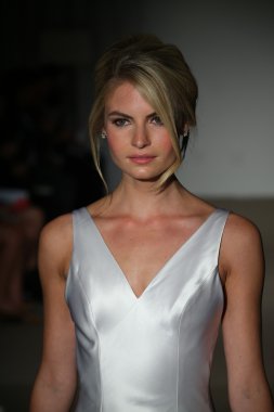 Anna Maier gelin pist Show