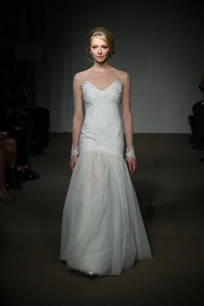 Anna Maier Bridal Runway Show — Stock Photo, Image