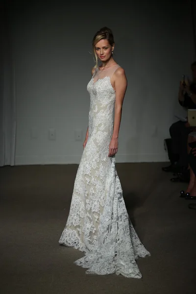 Anna Maier Bridal Runway Show — Stock Photo, Image