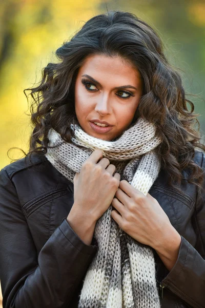 Çekici Genç Kadın