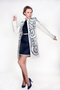 kadın giyiyor Beyaz önlük