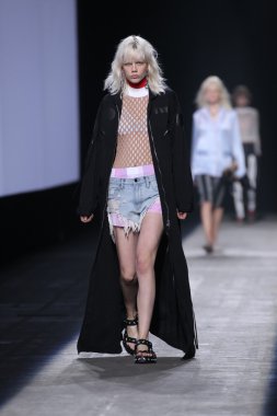 Alexander Wang 2016 defile