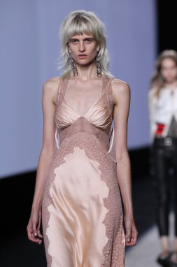 Alexander Wang bahar yaz 2016 defile