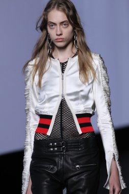 Alexander Wang bahar yaz 2016 defile