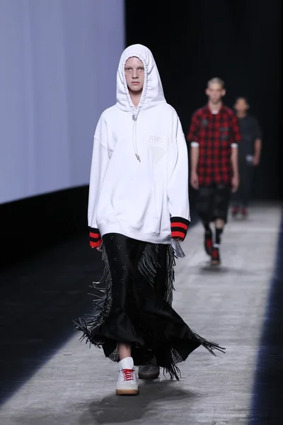 Alexander Wang 2016 defile — Stok fotoğraf