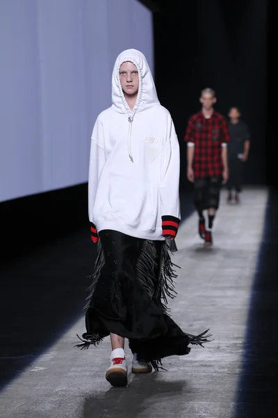 Alexander Wang 2016 desfile de moda —  Fotos de Stock