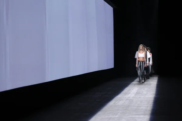 Desfile de moda Alexander Wang — Foto de Stock