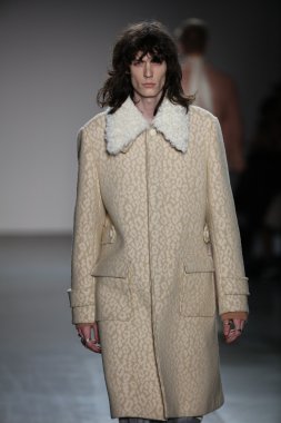 Kavram Kore'nin sıradan insanlar 2016