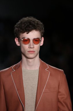 Kavram Kore'nin sıradan insanlar 2016