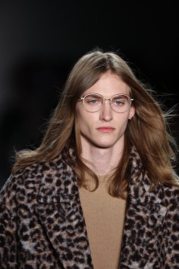 Kavram Kore'nin sıradan insanlar 2016