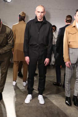 Models pose at the Hvrminn Presentation