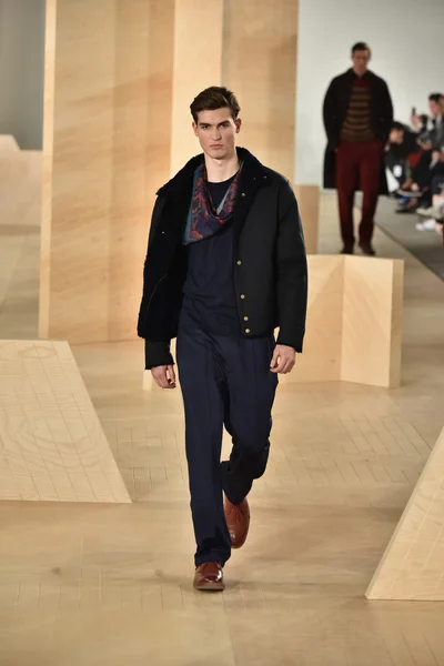 Perry Ellis collection during New York Fashion Week — стокове фото