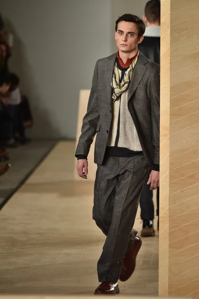 Collection Perry Ellis pendant la Fashion Week de New York — Photo