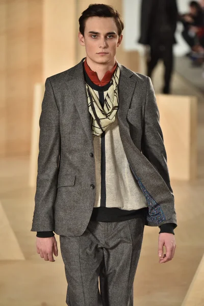 Perry Ellis collection during New York Fashion Week — ストック写真