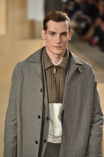 Collection Perry Ellis pendant la Fashion Week de New York — Photo