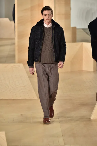 Perry Ellis collection during New York Fashion Week — Stok fotoğraf