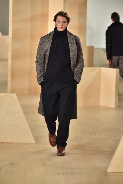 Perry Ellis collection during New York Fashion Week — стокове фото