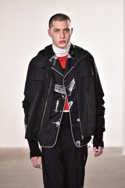 Tim Coppens defile
