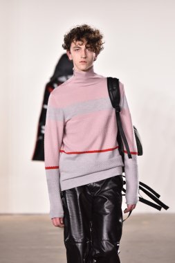 Tim Coppens defile