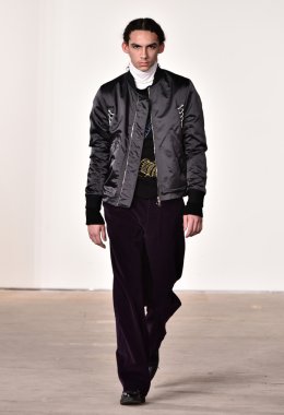 Tim Coppens defile