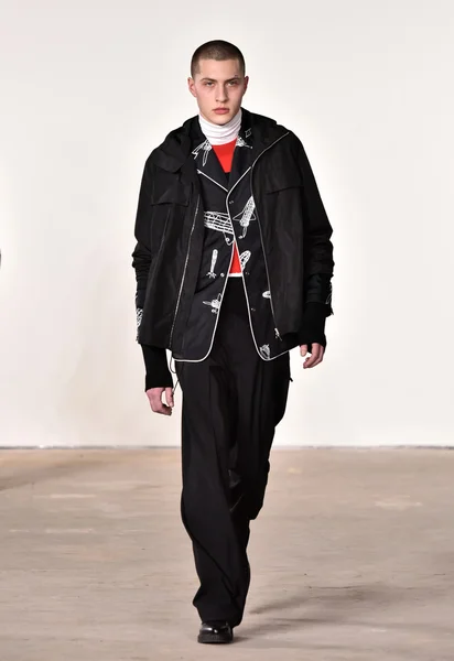 Tim Coppens fashion show — Stock Photo, Image