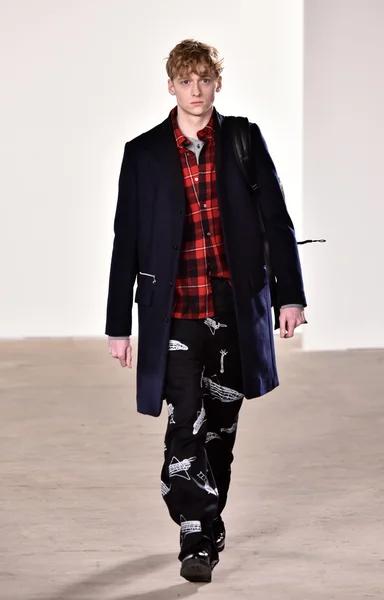 Pokaz mody Tim Coppens — Zdjęcie stockowe