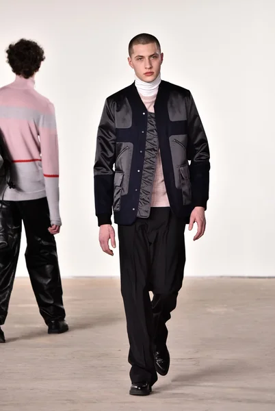 Tim coppens modenschau — Stockfoto