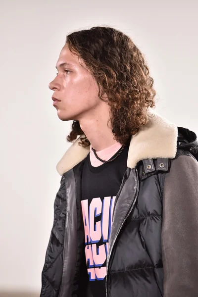 Tim Coppens modeshow — Stockfoto