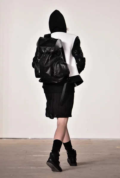 Tim Coppens fashion show — Stock Photo, Image