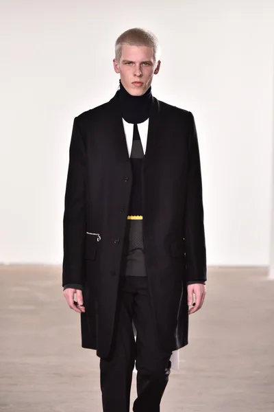 Tim Coppens desfile de moda — Fotografia de Stock