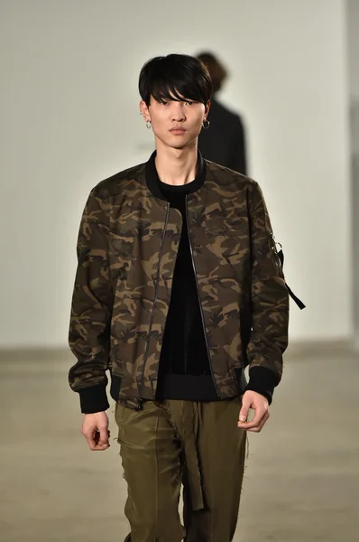 Modenschau von ovadia & sons — Stockfoto